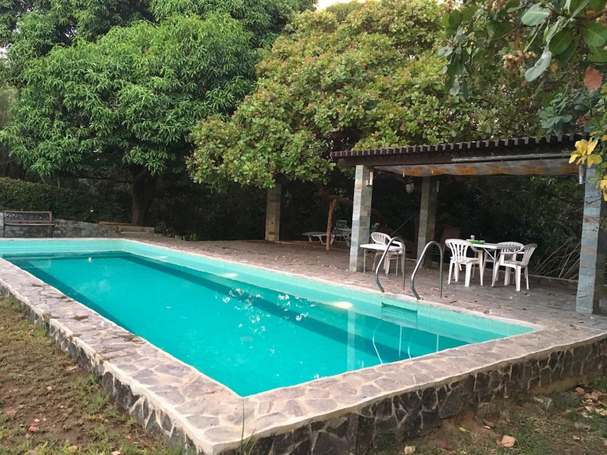 Native House With Beautiful Pool Bagac Exterior foto