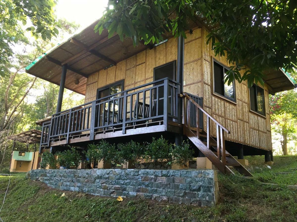 Native House With Beautiful Pool Bagac Exterior foto